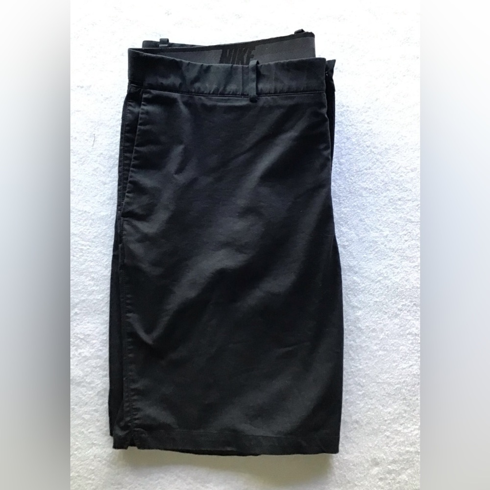 Nike M 42 Dry-Fit Golf Shorts in Black - 10" inseam